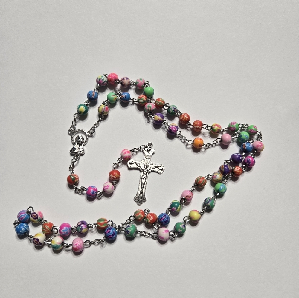 Rosary Necklace Floral 3mm Beads with Silver Crucifix & Mother Mary NWT